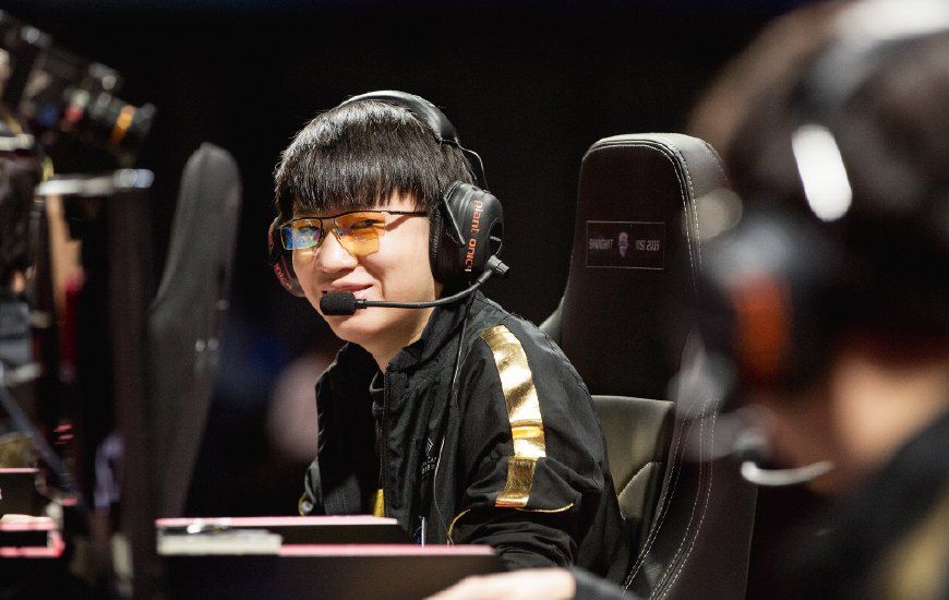 包含重要助攻首场状态出色，RNG观众沸腾！，库里重返赛场观众掌声雷动的词条-九游娱乐