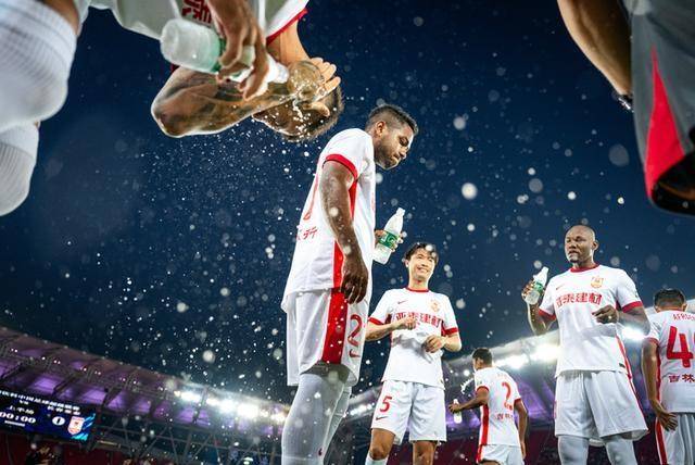 今晨中超焦点战，迈阿密热火造点机会，更衣室稳定，训练强度明显提升的简单介绍